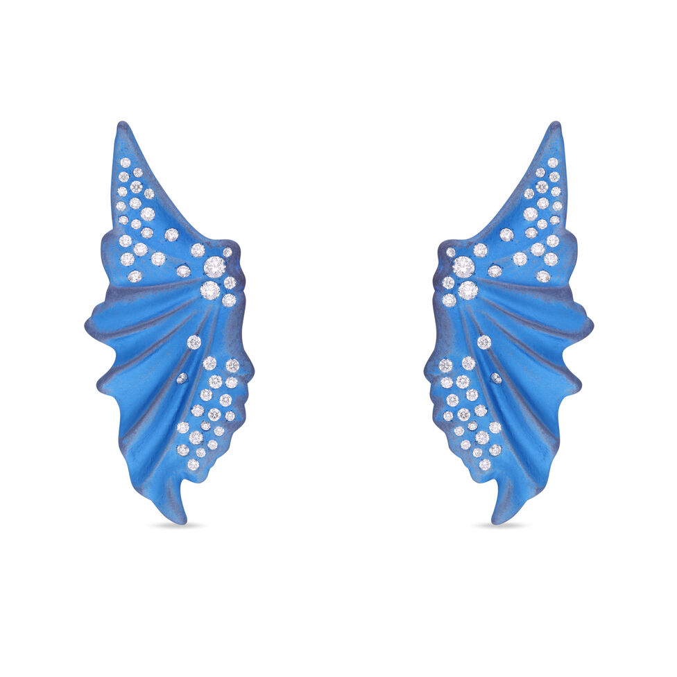 Titanium set with diamonds