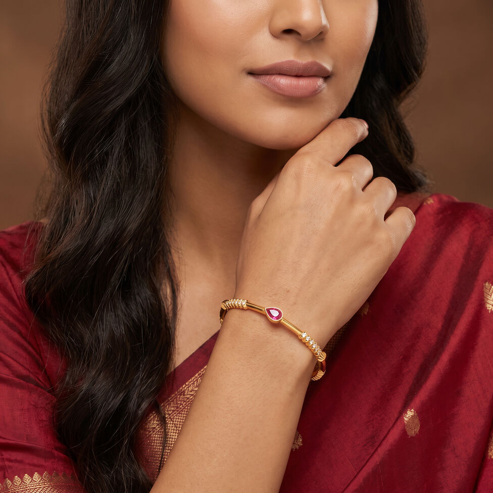 Diamond Bangles In Fancy Patt with Gems